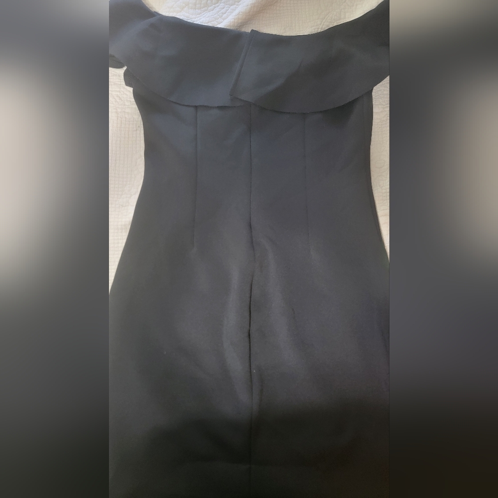 Elegant Black Off-Shoulder Dress - Picture 8 of 9